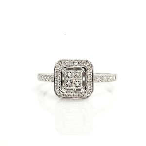 diamond engagement ring