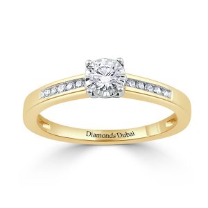 Elegant round Solitaire Ring