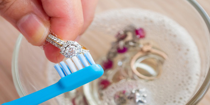 jewelry cleaning hacks